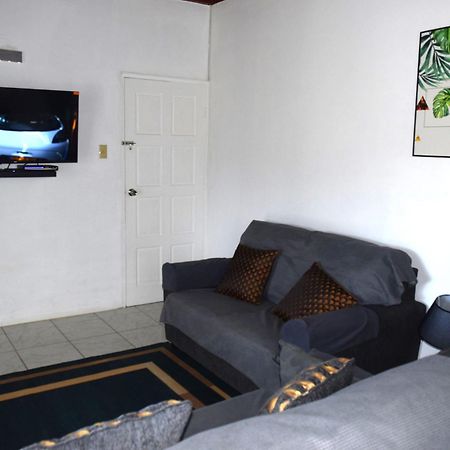 Harriott Heights Apartment Mandeville Exterior foto