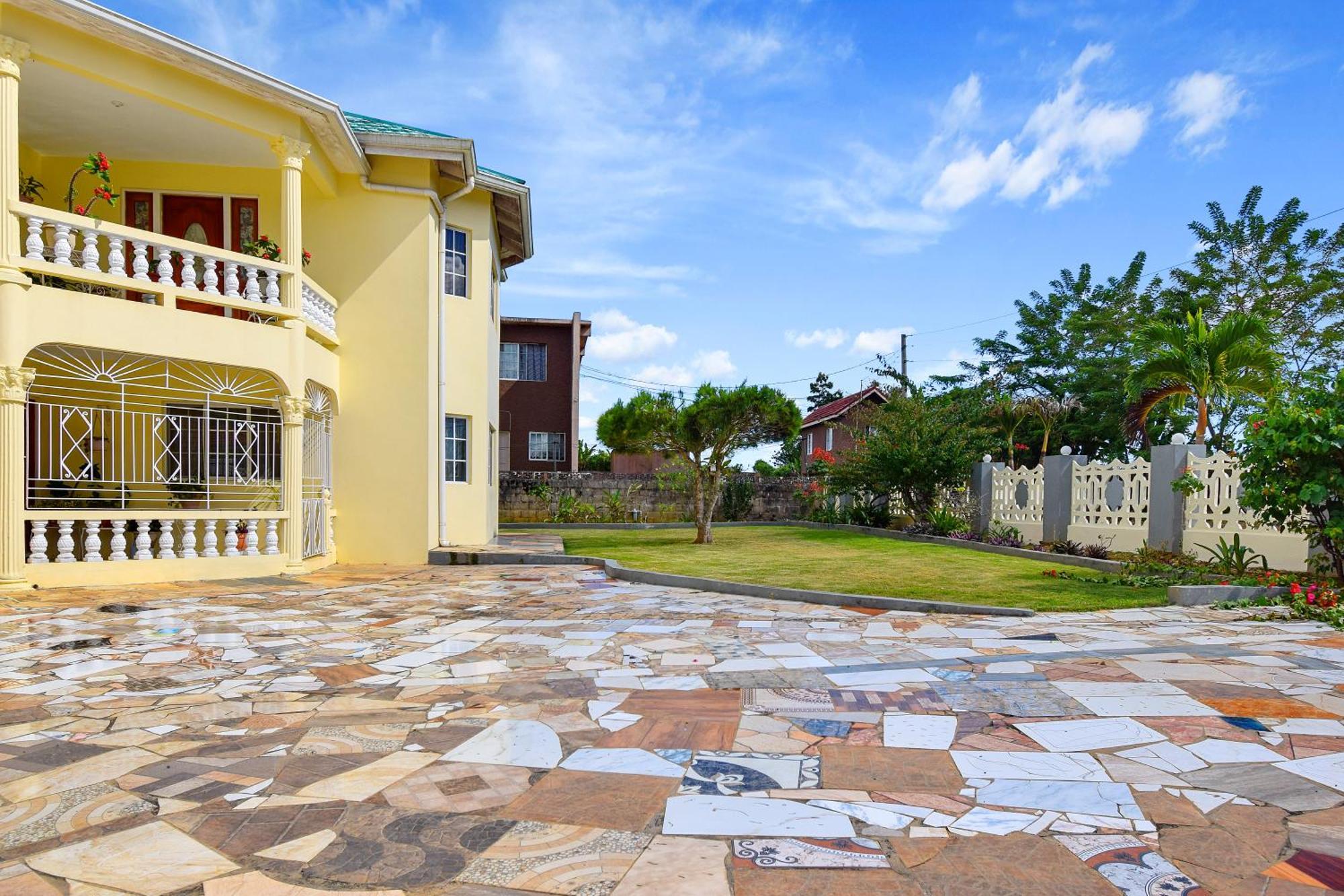 Harriott Heights Apartment Mandeville Exterior foto